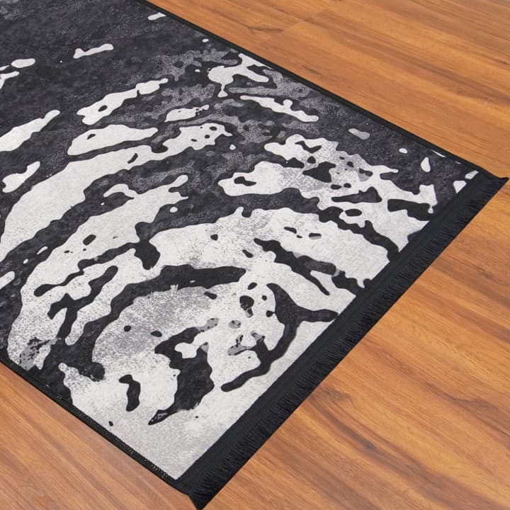 فرش ژیوار-19 رنگ مشکی سایز کناره 0.8 در 1.6 متر