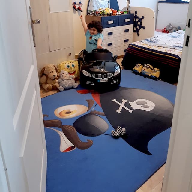 عکس فرش دزد دریایی