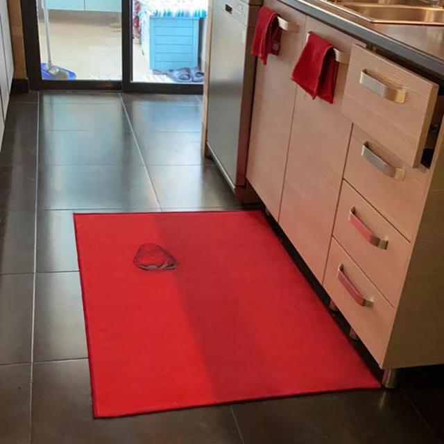 عکس فرش توت فرنگی 2